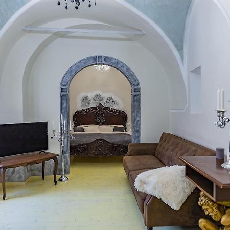 Apartman Charlotte V Dome So Studnou Na Streche Banská Štiavnica Eksteriør bilde