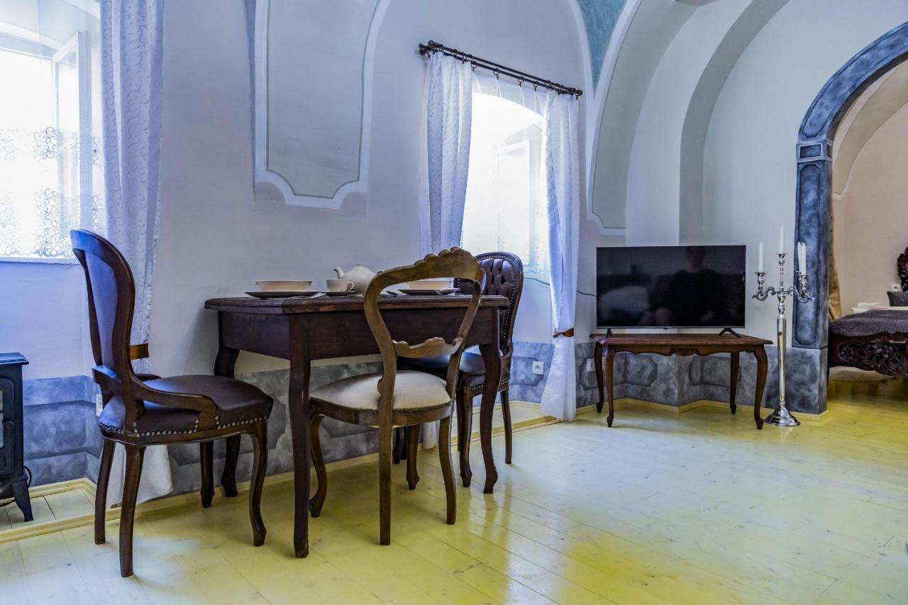 Apartman Charlotte V Dome So Studnou Na Streche Banská Štiavnica Eksteriør bilde