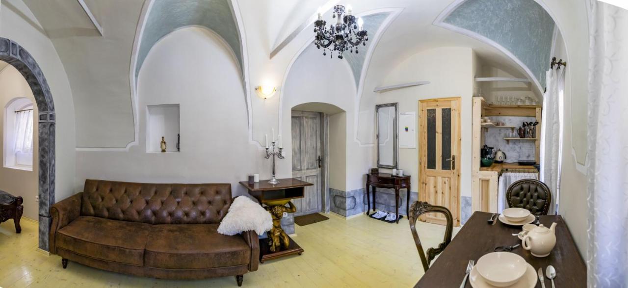 Apartman Charlotte V Dome So Studnou Na Streche Banská Štiavnica Eksteriør bilde